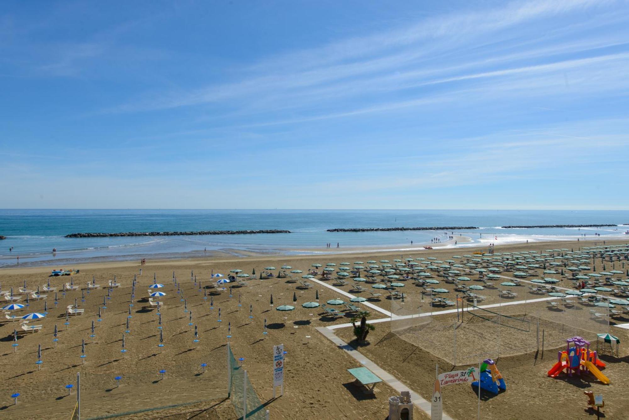 Nautic Beach Hotel Rimini Bagian luar foto